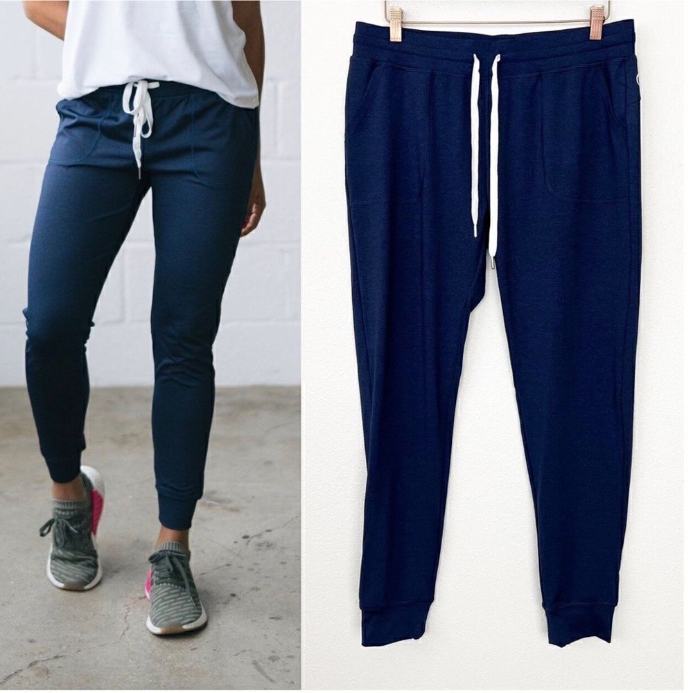 EXCELLENT CONDITION WOMEN’S SIZE MEDIUM ZYIA ACTIVE COZY NAVY JOGGERS
